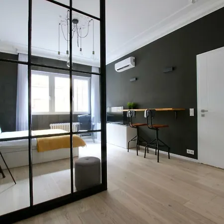 Luxury By Hi5 - Aranykez 7 Budapešť