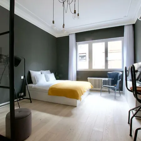 Luxury By Hi5 - Aranykéz 7 *