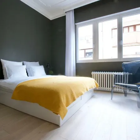 Luxury By Hi5 - Aranykéz 7 *