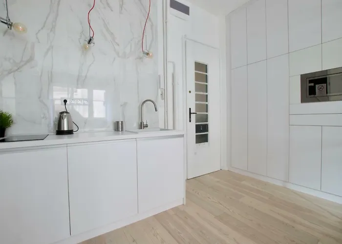Luxury By Hi5 - Aranykez 7 Appartement