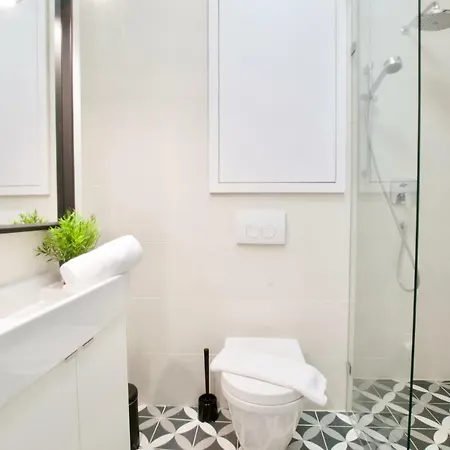 Luxury By Hi5 - Aranykez 7 * Budapest